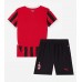 Camisa de Futebol AC Milan Equipamento Principal Infantil 2024-25 Manga Curta (+ Calças curtas)